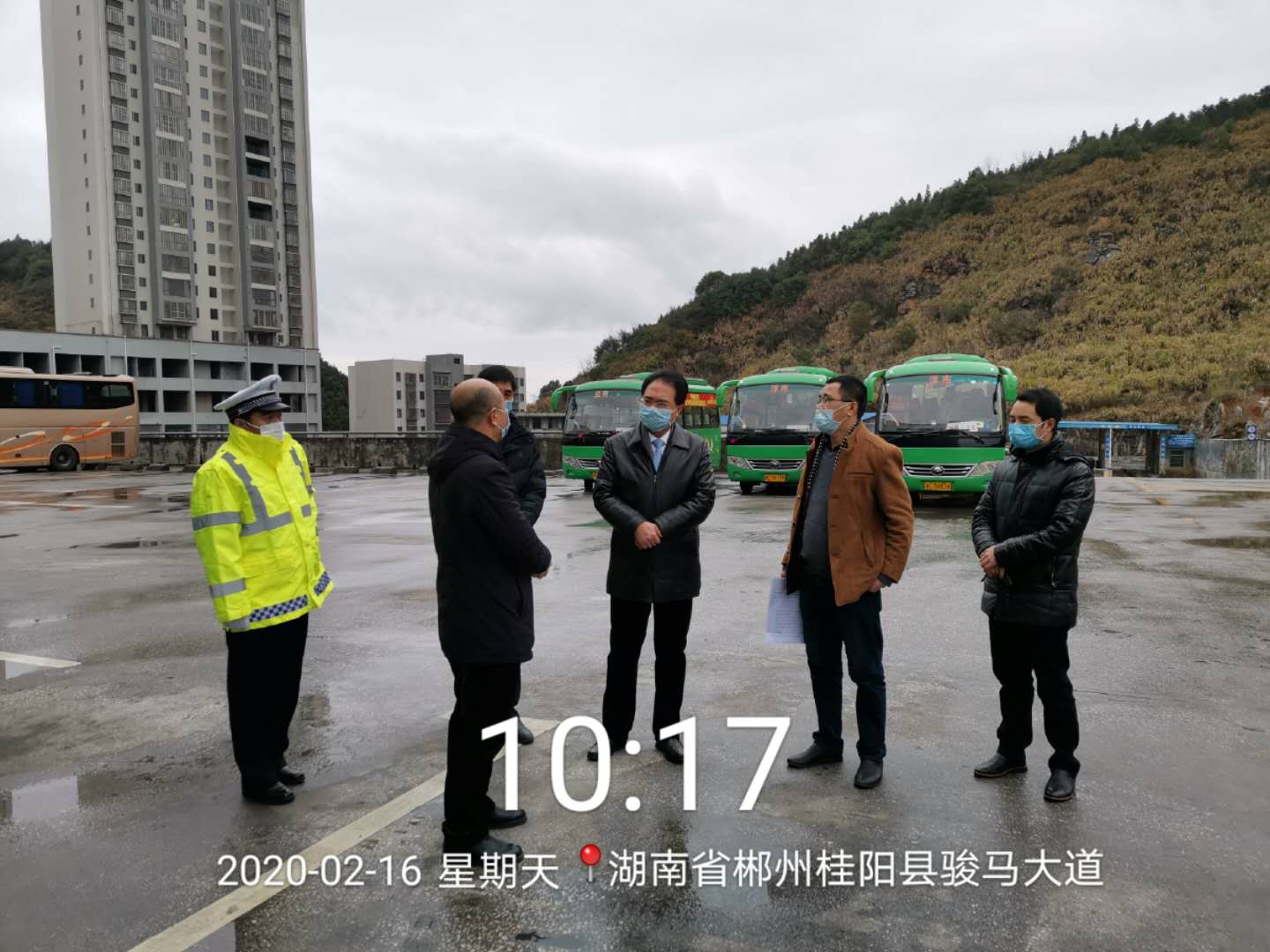 朱陽輝一行到桂陽駿馬亭汽車站檢查指導(dǎo)疫情防控工作