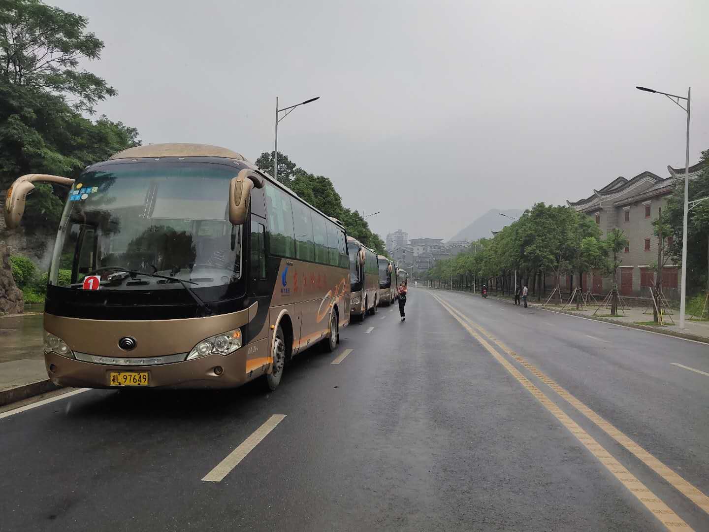 郴汽集團(tuán)資興汽車站順利完成學(xué)生體考接送用車任務(wù)